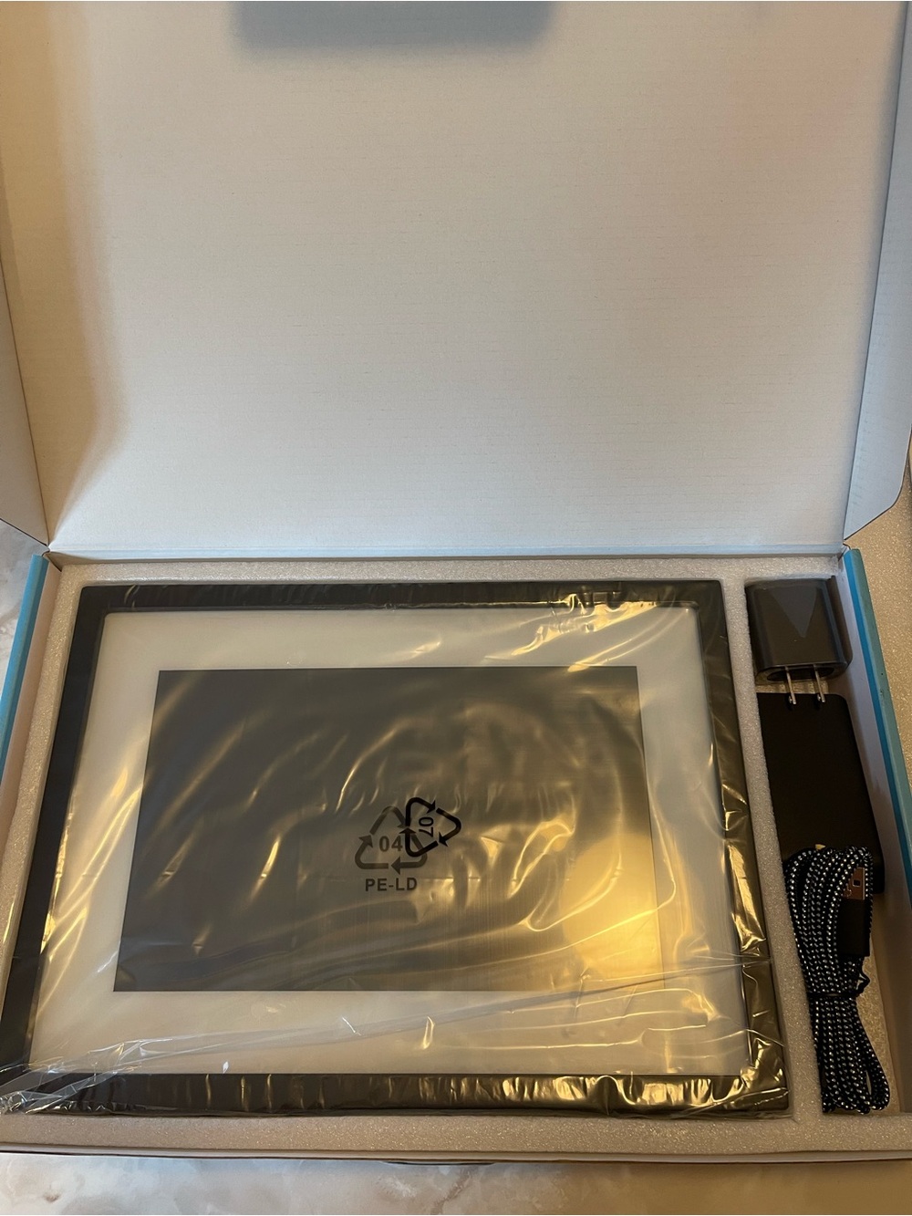 Skylight 10” Black Digital Picture Frame